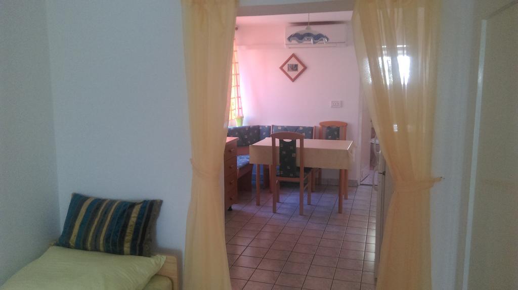 Studios Dolcek Krvavica Esterno foto